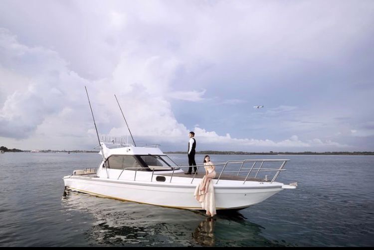 bali-nusa-penida-by-private-yacht-manta-rays-land-tour-1