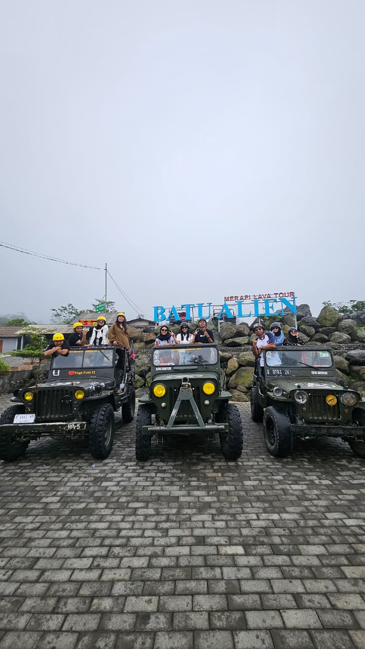 yogyakarta-petualangan-jeep-merapi-tur-bersepeda-1