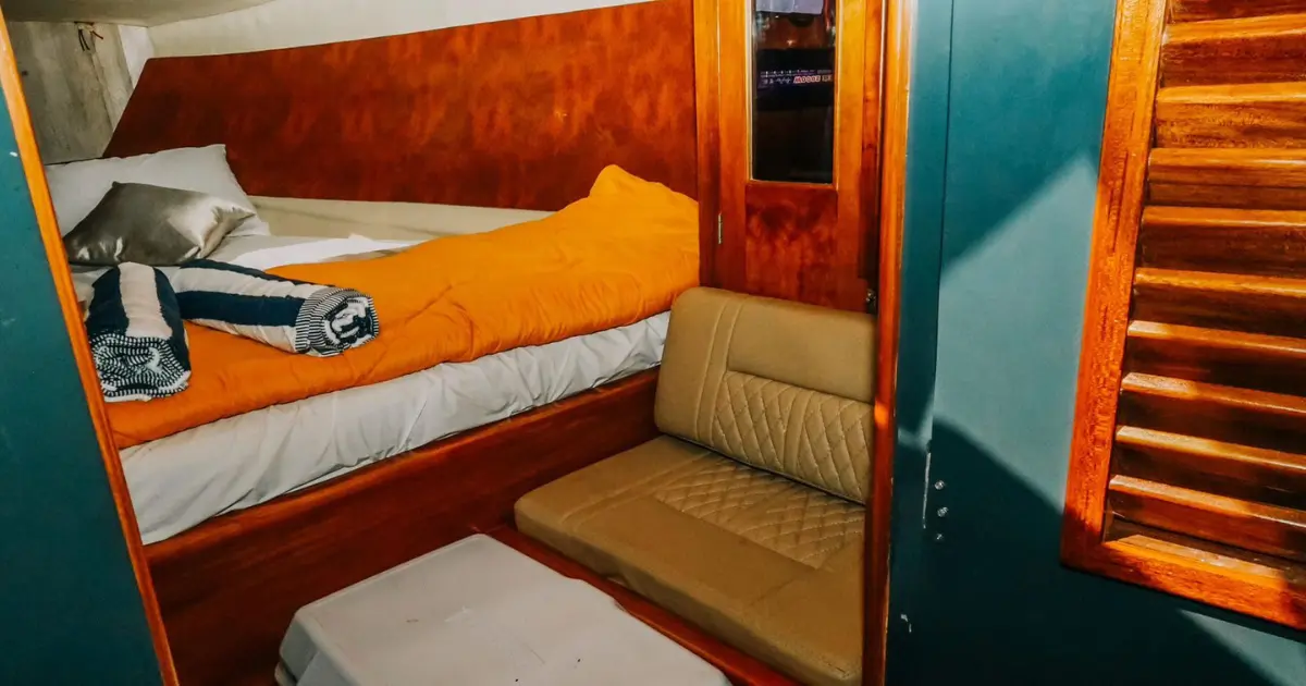 bali-private-yacht-to-nusa-penida-luxury-snorkeling-island-tour-sunset-cruise-2